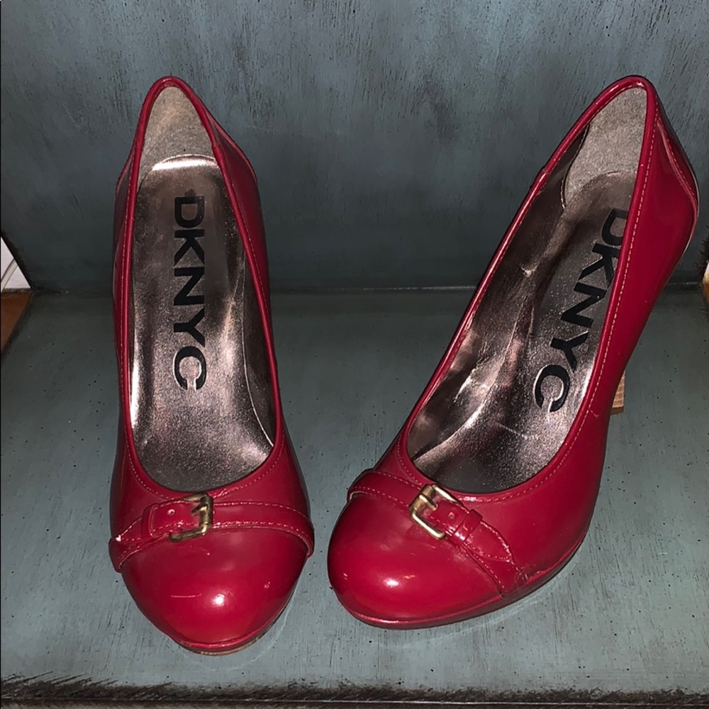 DKNYC Red pumps